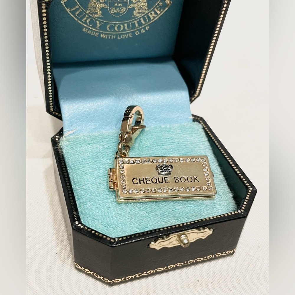 NIB Vintage JUICY COUTURE Rhinestone Crystal Bedazzled Checkbook Gold Charm Y2K